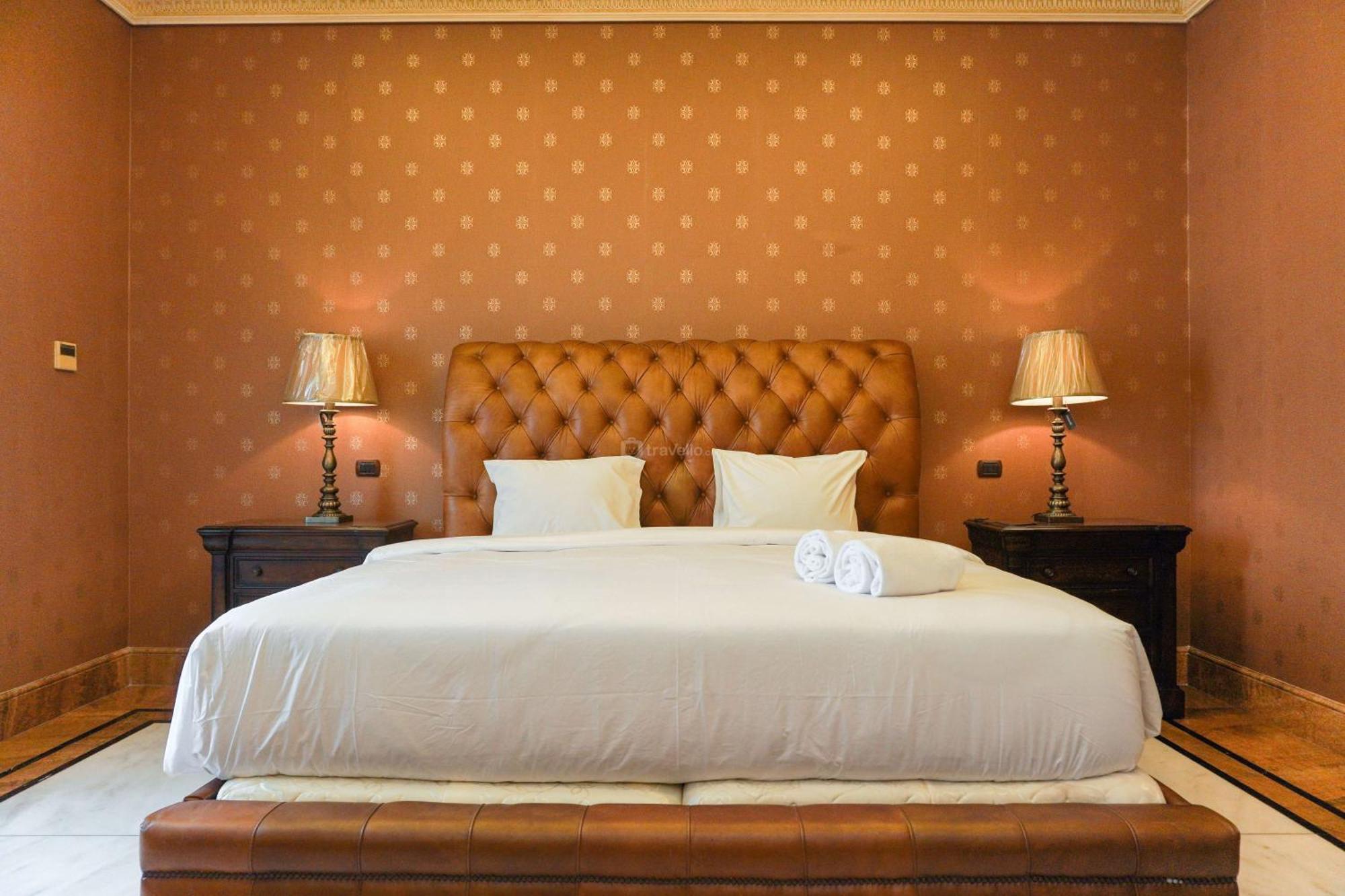Luxurious And Strategic 4br Da Vinci By Travelio Appartement *