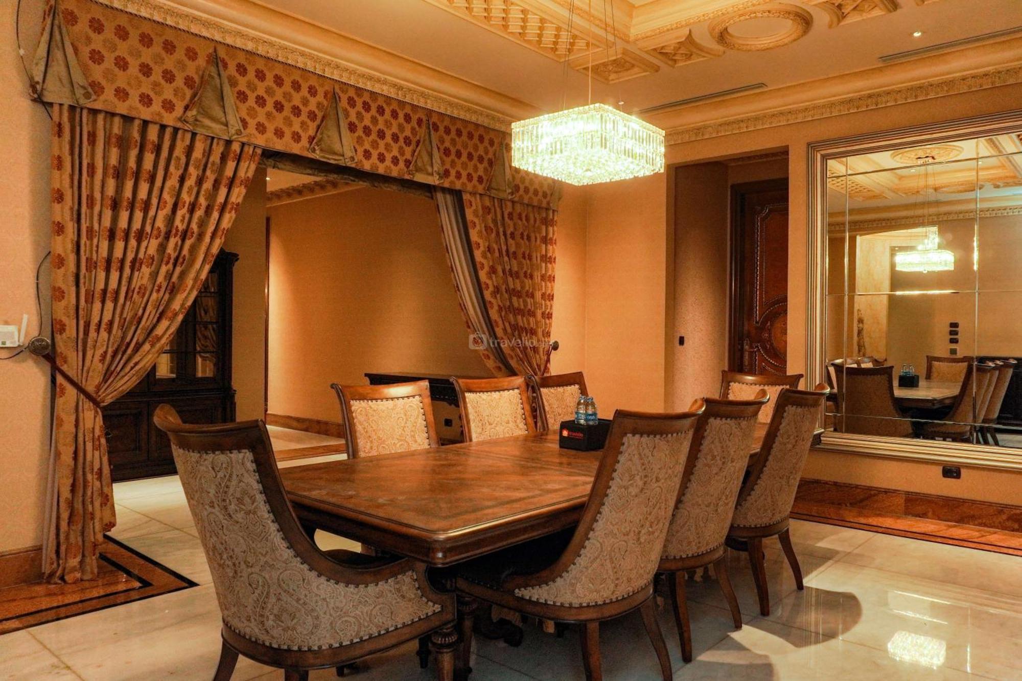 Luxurious And Strategic 4br Da Vinci By Travelio