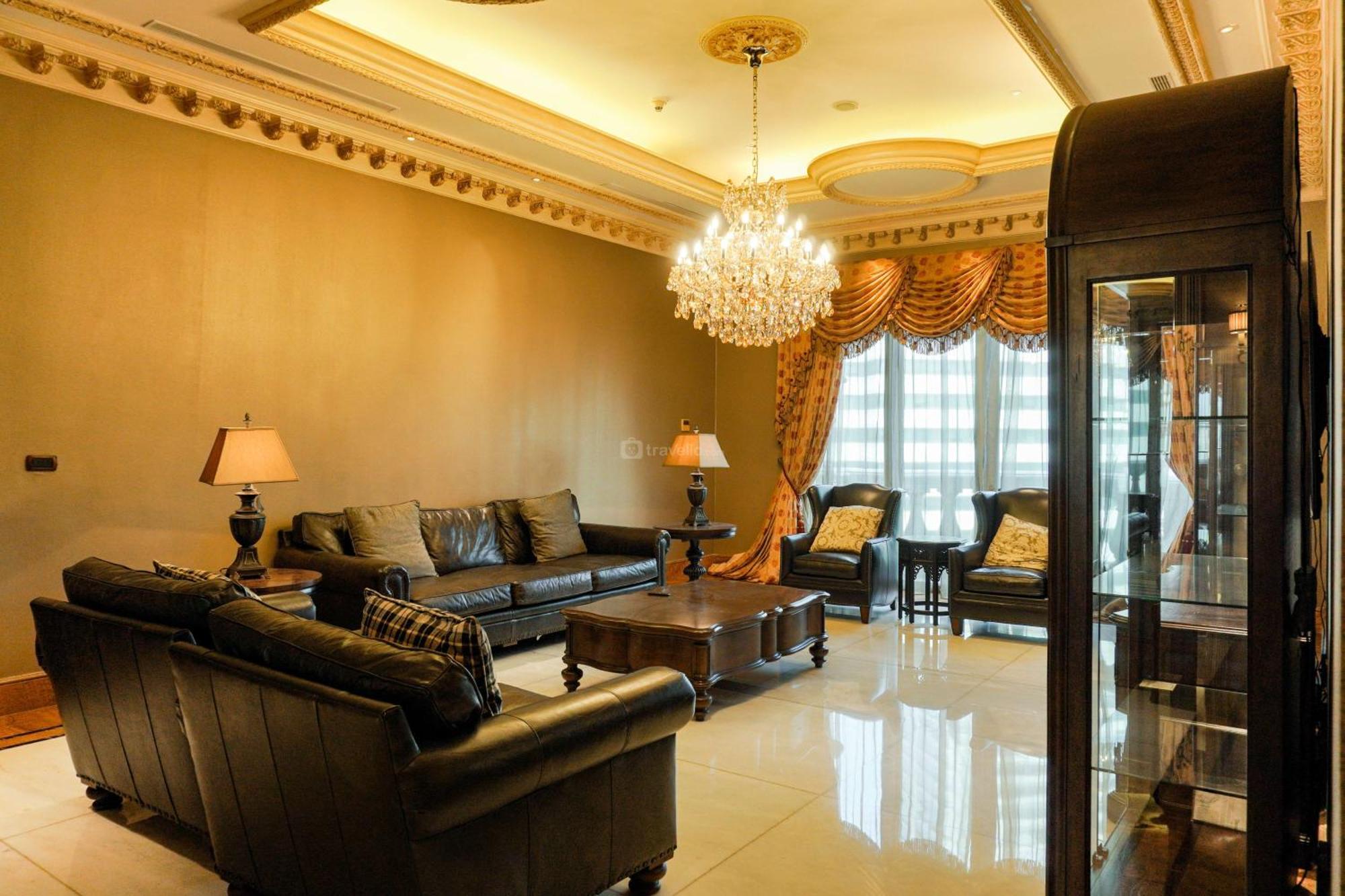 Appartement Luxurious And Strategic 4br Da Vinci By Travelio Jakarta